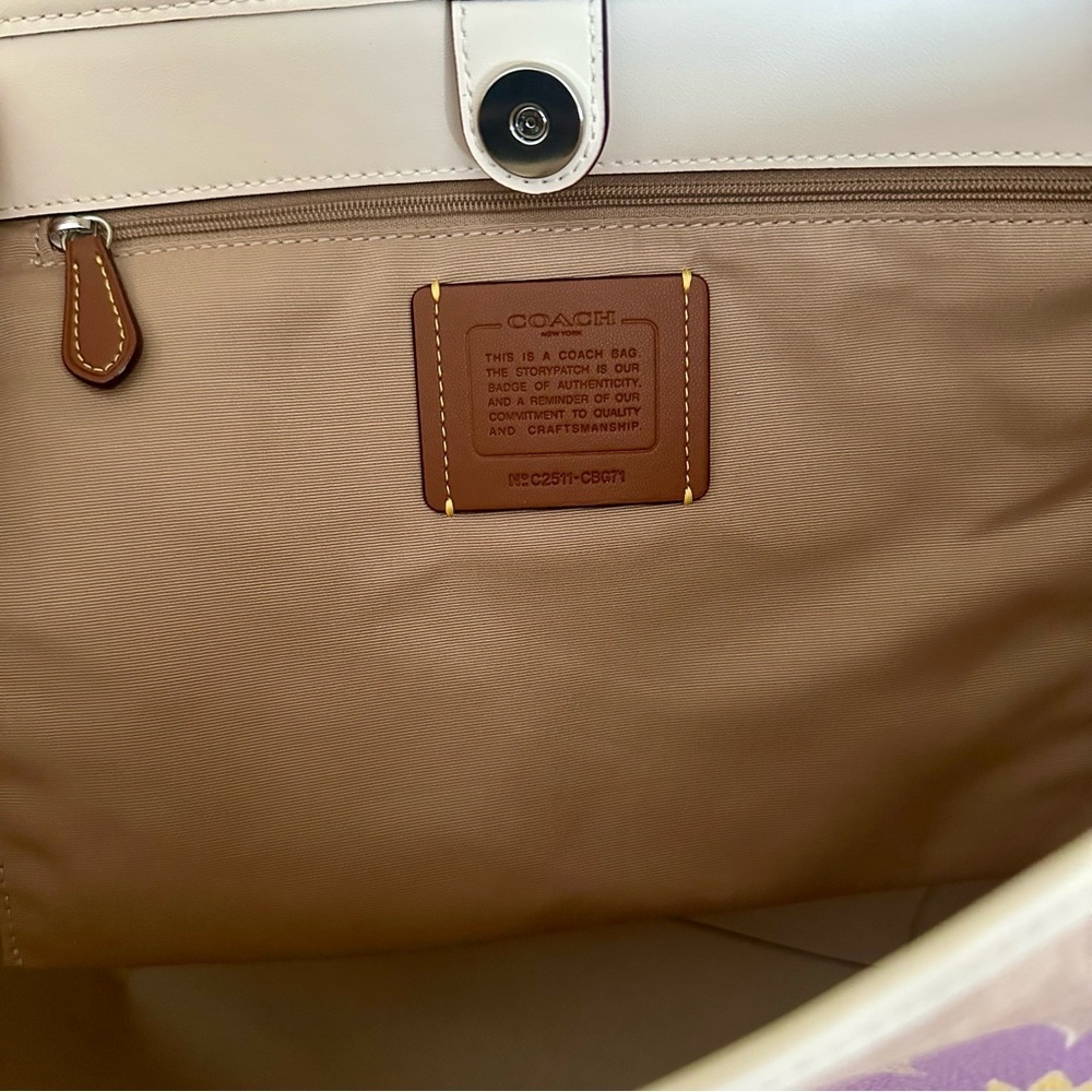 New Coach City Tote Bag In Signature Canvas With Floral Print - Picture 8 of 12